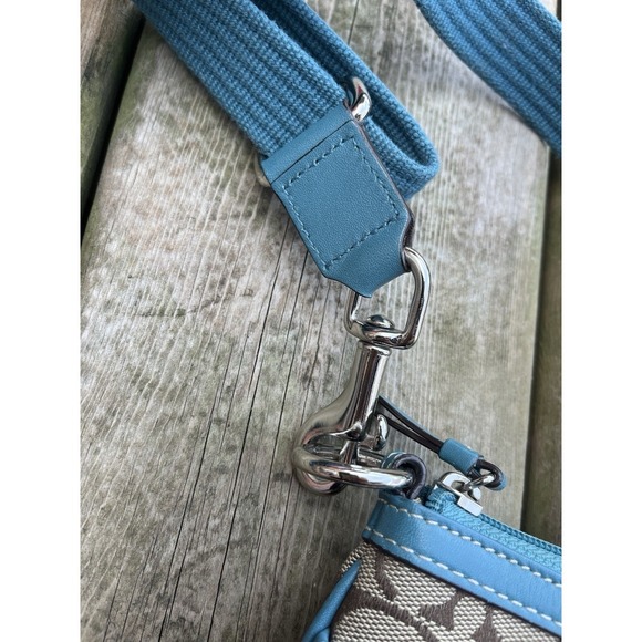 Coach Signature Print Crossbody Bag Has Turquoise - Picture 9 of 10